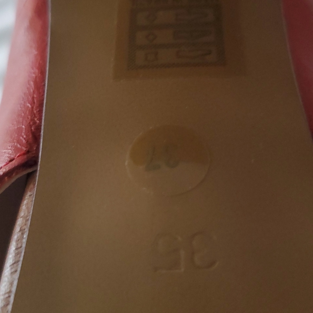 Shoes - Picture 4 of 4